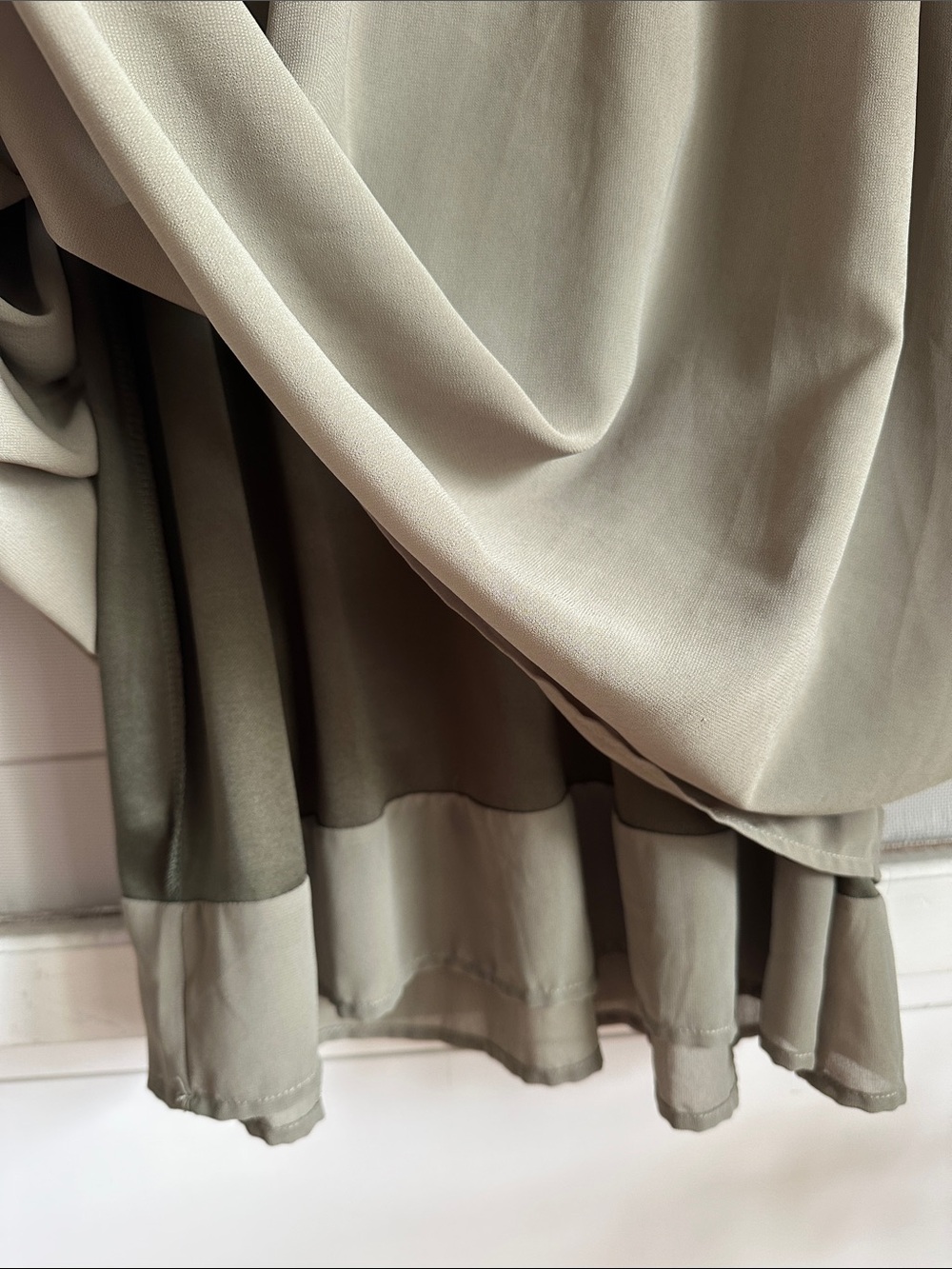 Entro Lace-Trim Long-Sleeved Dress in Sage - Picture 8 of 9